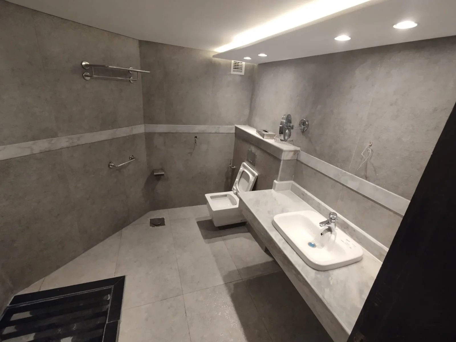 خدمات التشطيبات