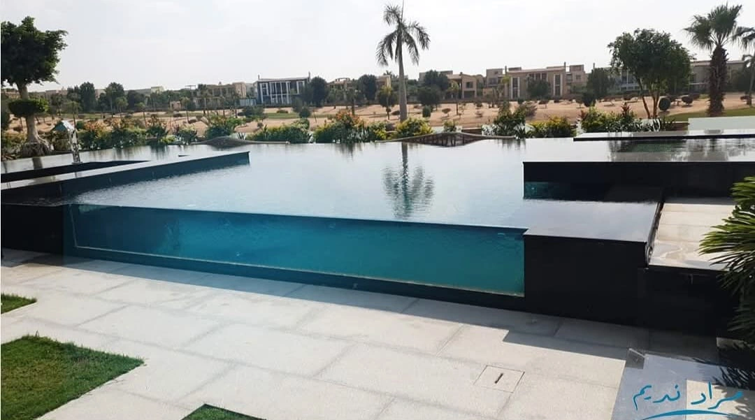خدمات تركيب زجاج حمامات السباحة